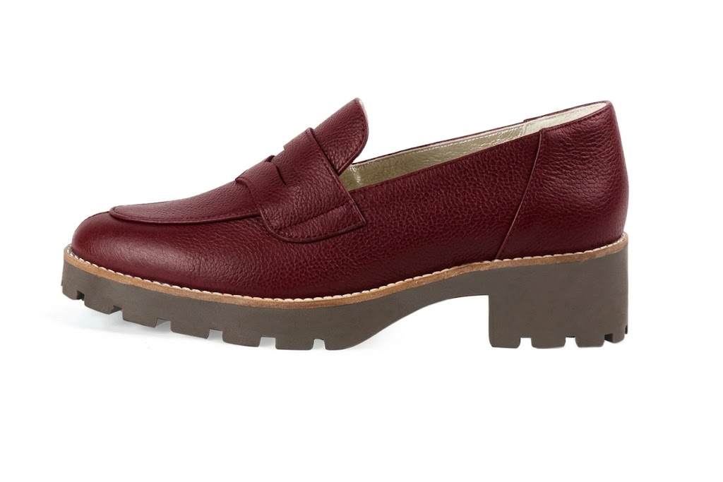 Handcrafted women's comfortable and elegant loafers with thick soles in burgundy red premium leather. Round toe. Perfect for elevated everyday style. 
                    Choose from our luxurious collections of leather and fabric to perfectly match your loafers to your outfits. - Florence KOOIJMAN